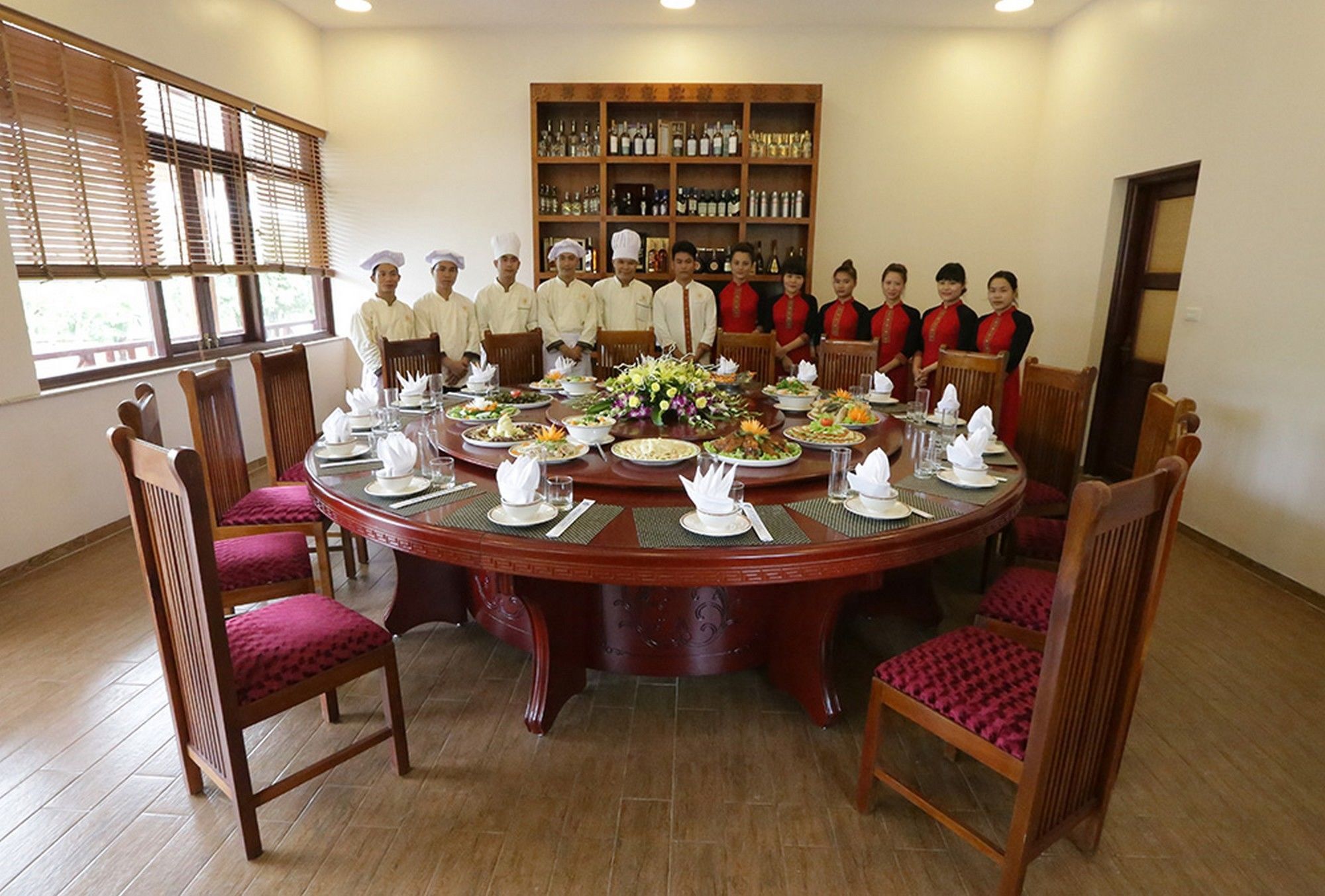 Hoa Binh Hotel Екстер'єр фото